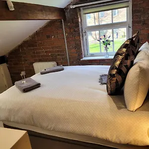  Holiday home Carlisle Central, Cute Appt, The Cupboard United Kingdom